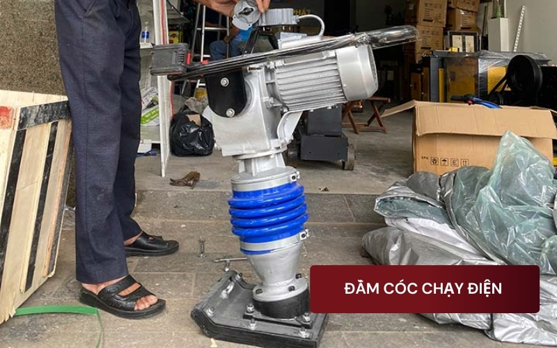 Phân loại máy đầm cóc theo động cơ