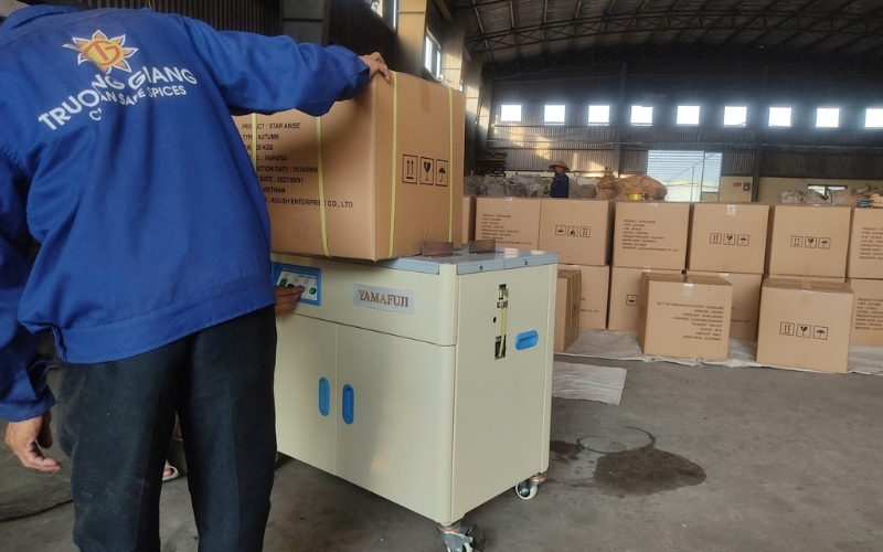 So sánh máy đóng đai thùng SM10H và SM10T